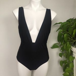 👙 NWOT Sexy Black Swimsuit 👙
